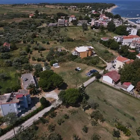 Lakis Appartement Prínos