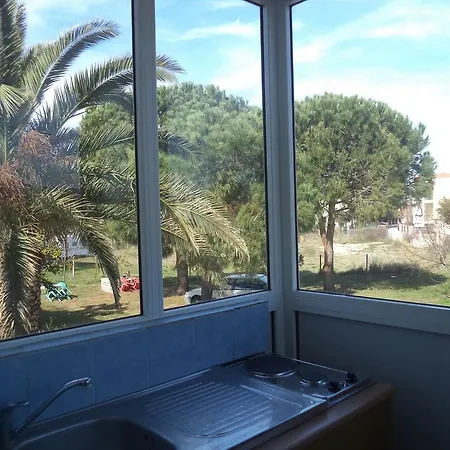 Apartment Lakis *
