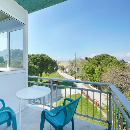 Lakis Apartment