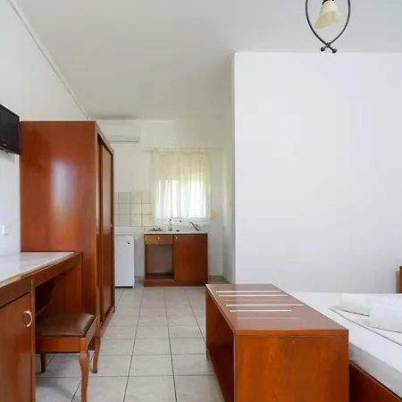 Lakis Apartment